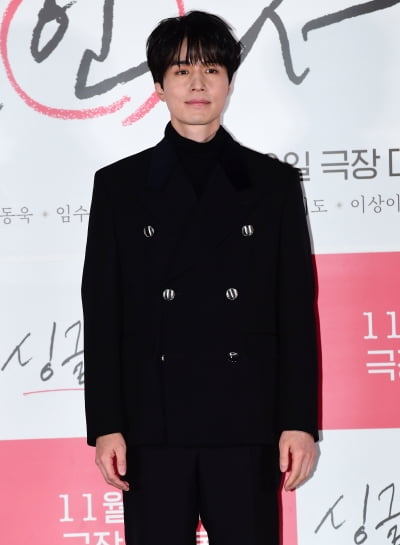 [TEN포토]이동욱 '오늘도 잘생김'