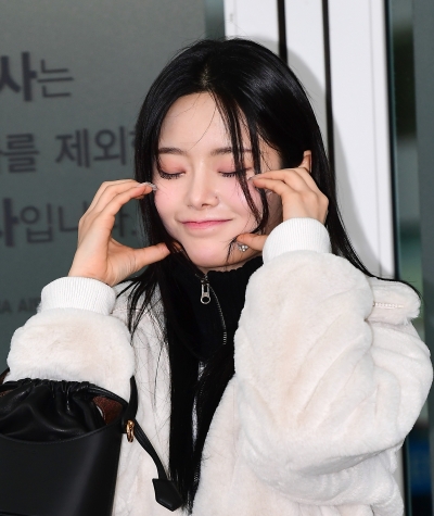 [TEN포토] 피프티 피프티 키나 '볼하트도 척척'