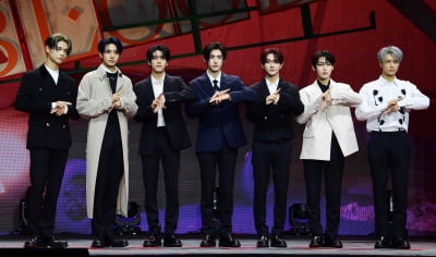 ENHYPEN revealed that Bang Si-hyuk also praised the new song 'Sweet Venom'