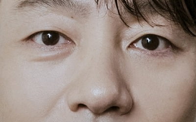 박해수, 새 프로필 공개…쓰리피스 슈트 입은 댄디남