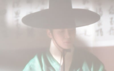 ロウン、「全面的にチョ·イヒョンに従う」と言っていたが、突然の心境変化