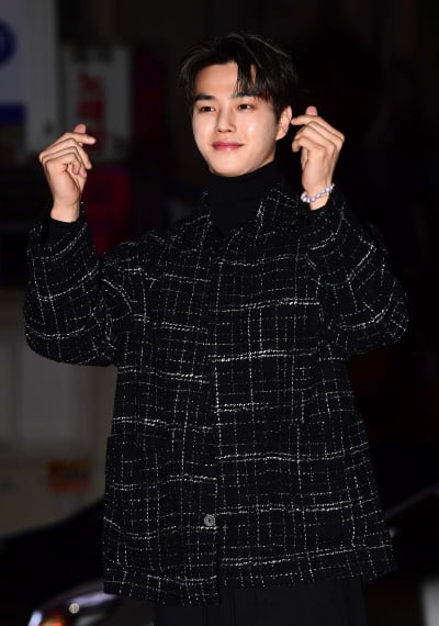 [TEN포토]송강 '하트 하트'(마이 데몬 회식)