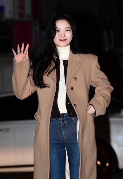 [TEN포토]김유정 '어떻게 봐도 예쁨 한가득'(마이 데몬 회식)