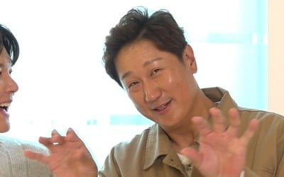 429억 이대호도 ♥아내 앞에서는 사랑꾼…"아침마다 뽀뽀, 밥 안먹어도 배불러" ('홈즈')