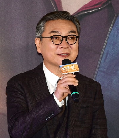 [TEN포토]김의성 "진선규 잘생기게 나오더라 눈을 가려서 그런가?"