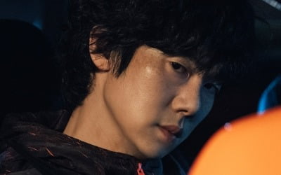 주근깨+파마 머리 유연석, 연쇄살인마 됐다…본 적 없는 얼굴('운수 오진 날')