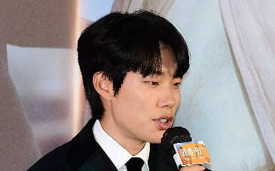 '외계+인2' 류준열, "데뷔 전부터 최동훈 감독 팬, 시나리오가 가진 힘이 있다"