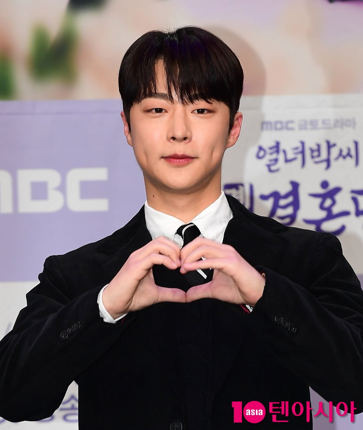 [TEN포토]배인혁 '매력적인 보조개'
