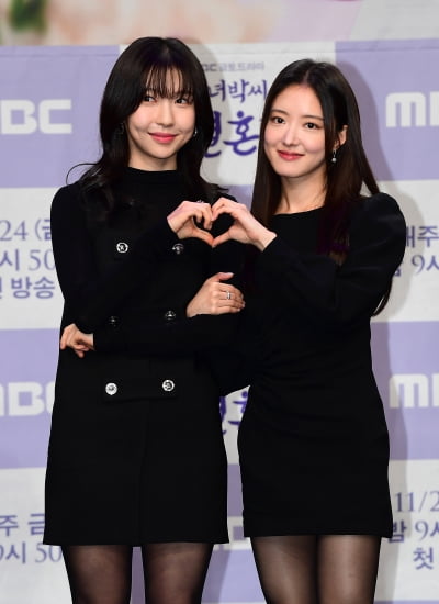 [TEN포토]주현영-이세영 '우리 친해요'
