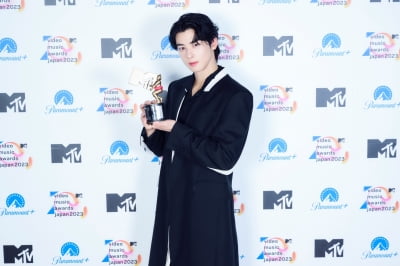 チャ・ウンウ、「グローバルアイコン」として認められた。日本MTV授賞式書受賞
