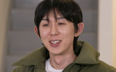 Code Kunst got into yoga because of Ha Seok-jin.