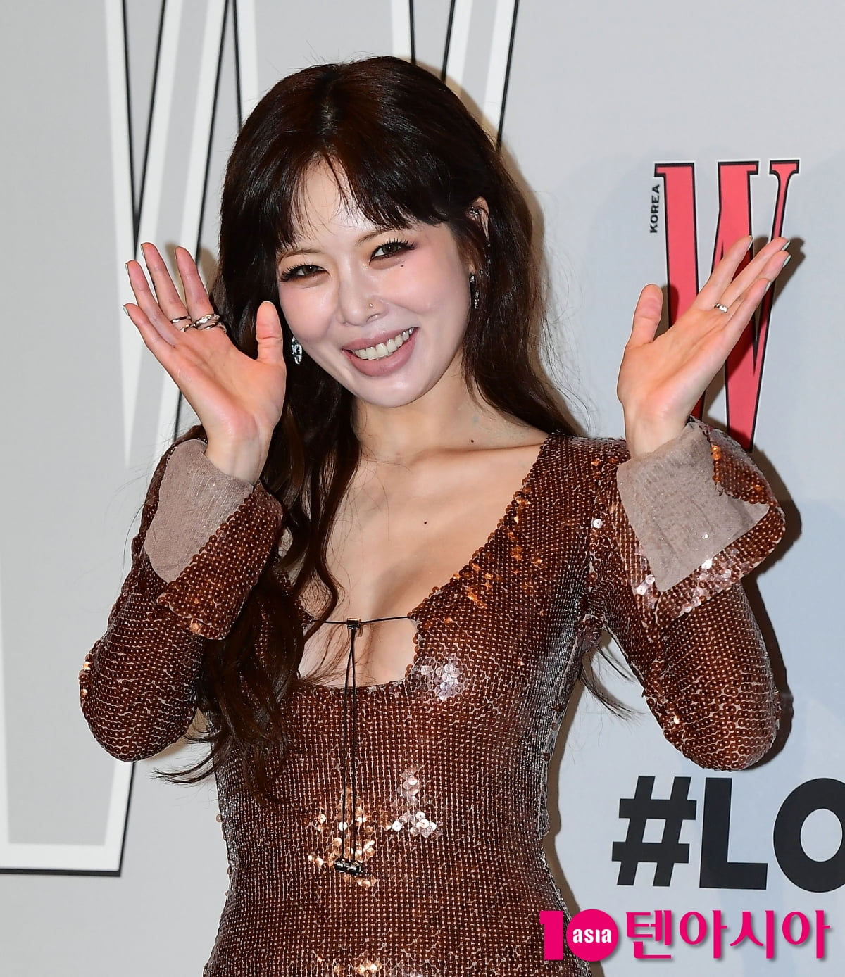[TEN포토]현아 '남심 사로잡는 인사'