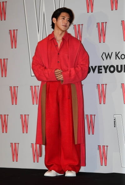 [TEN포토]고수 '아무나 소화못하는 패션 고비드'