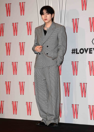 [TEN포토]지코 '매력 넘치는 수트핏'