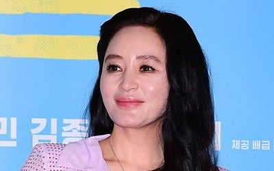 '설경구♥' 송윤아, "30년 간 청룡의 여인 김혜수, 잊지 않겠다" 찬사[TEN이슈]