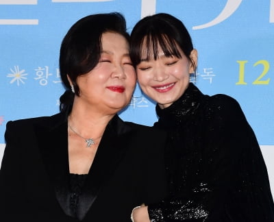 [TEN포토]김해숙-신민아 '진짜 모녀처럼'