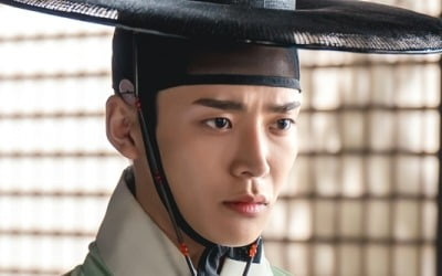 Rowoon shines