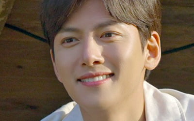 지창욱, 뭘 하든 ♥신혜선 향한 순정남 그 자체…로맨스 장인 컴백