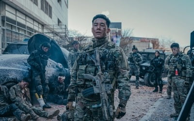 '스위트홈2' 김무열 "시즌1 결말 졸면서 봐, 캐스팅되고 다시 정주행했다"