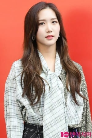 「前エイピンク」ホン・ユギョン、今日(14日)結婚