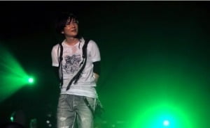 Seo Taiji, “Daughter Dam's report card says she was 'distracted and mischievous.' ♥ Lee Eun-seong is glaring at me.”
