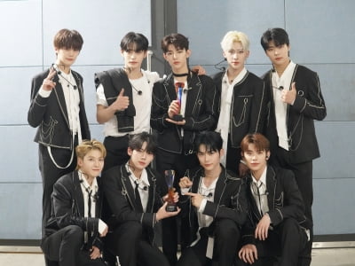 ゼロベースワン、デビュー1ヶ月だけ新人賞快挙