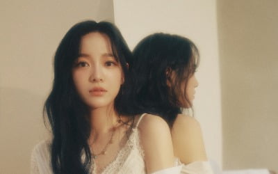 キム・セジョン、初のレギュラーアルバム「ムーン」オフィシャルフォト公開