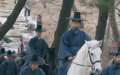 剣攻撃でナムグンミン生死に捧げられた「恋人」