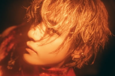 「ヴィ」「カリスマ+ナチュラル」コンセプトフォト公開