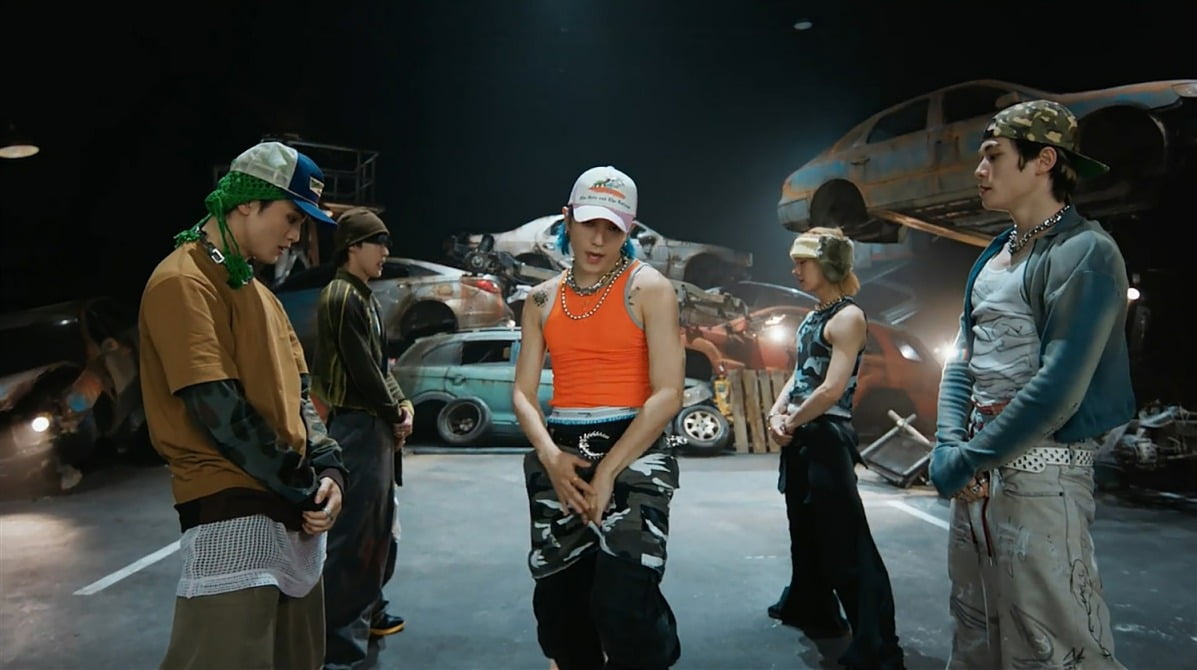 NCT、次元が異なる「あふれ壁」パフォーマンス
