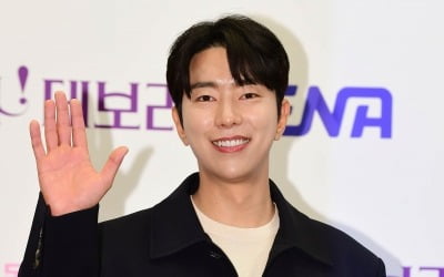 ユン・ヒョンミン、ペク・ジンヒと決別認めた後、今日（5日）初の公式席上
