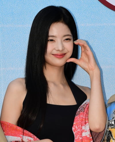 「極度の緊張と不安感」 ITZY リア、活動をやめる