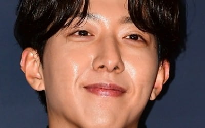 CNBLUEイ・ジョンシン「セルフ認証」