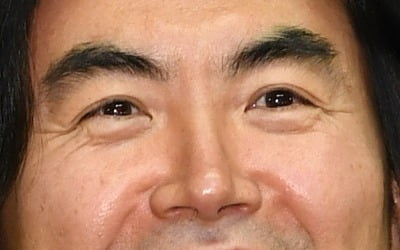 「熱血司祭」イ・ミョンウ監督、イム・シワンと「少年時代」にカムバック