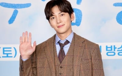 지창욱 "내가 로코킹? 신혜선이 너무 웃어…창피하고 부끄럽다" ('웰컴투 삼달리')