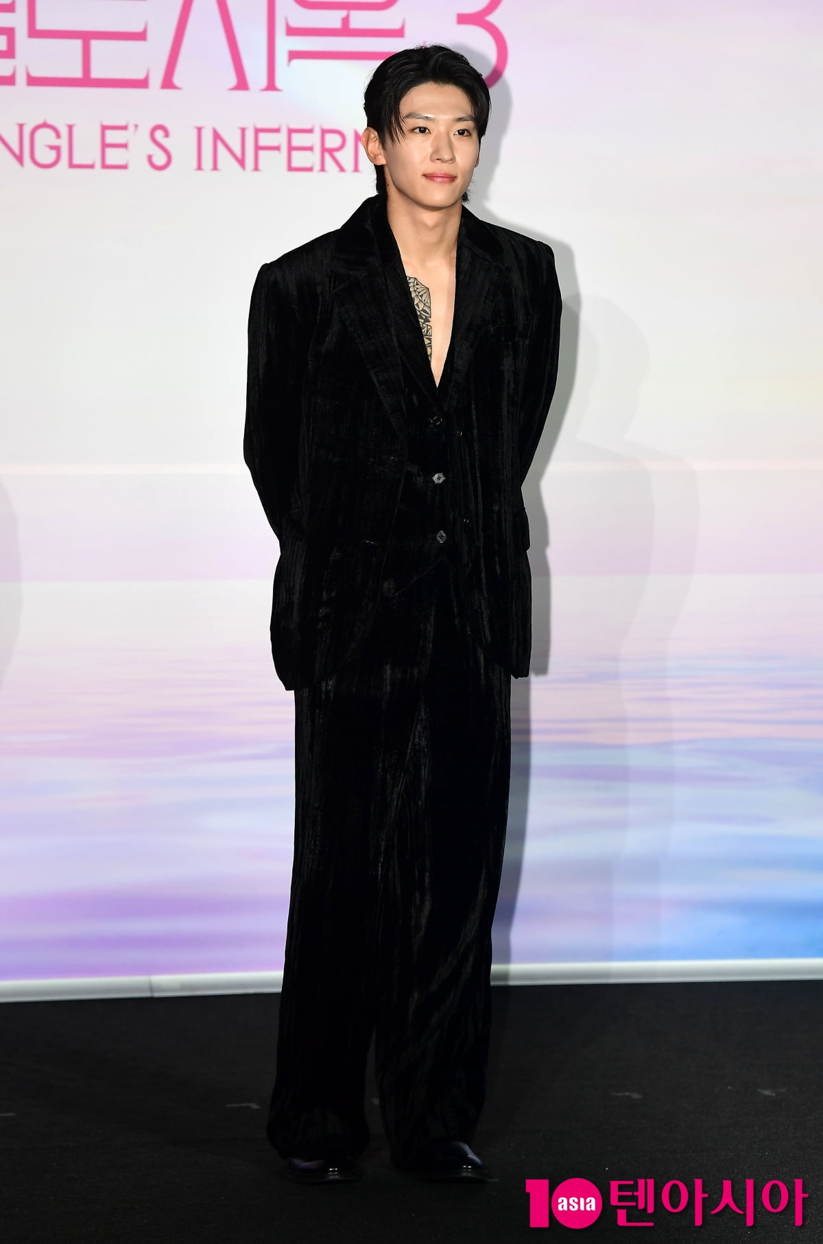 [TEN포토]덱스 '우월한 비율'