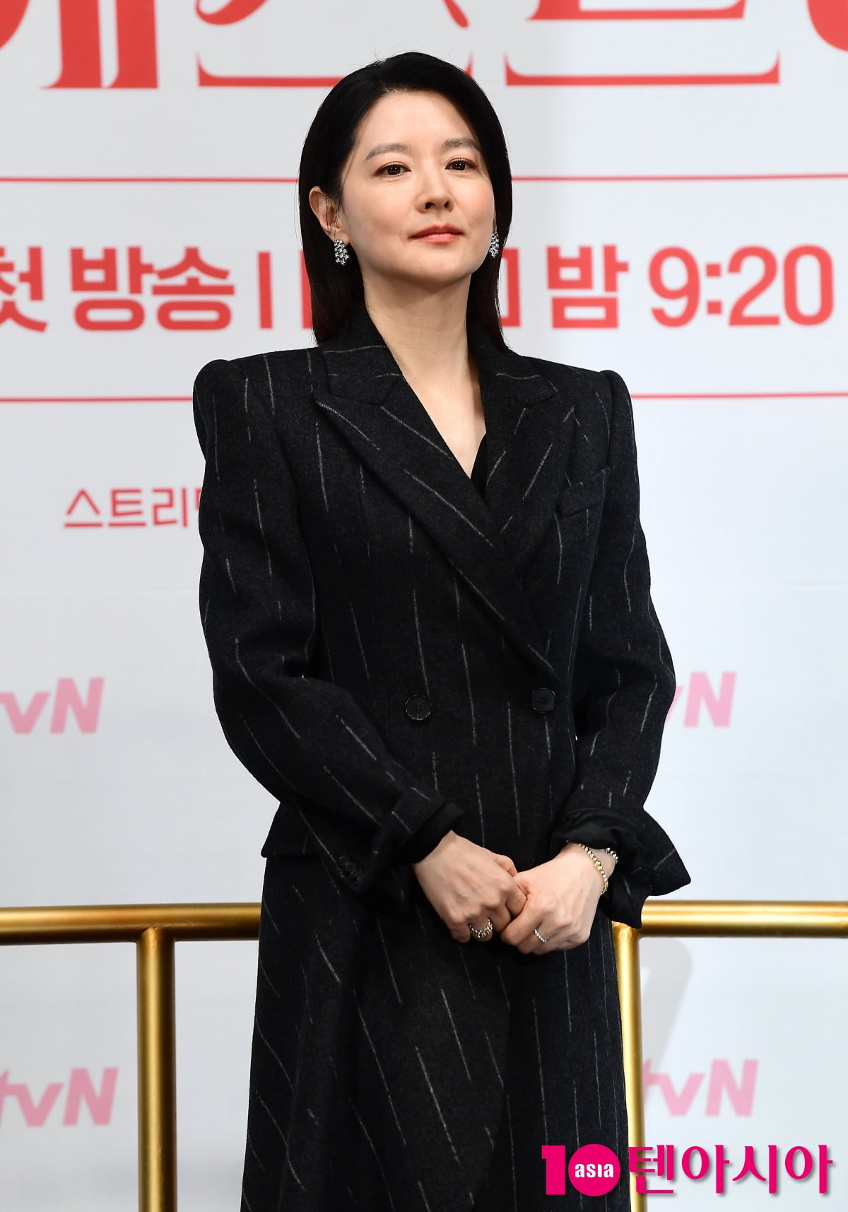 이영애, 우아한 지휘자 변신...나이는 어디로 먹었지?[TEN포토+]