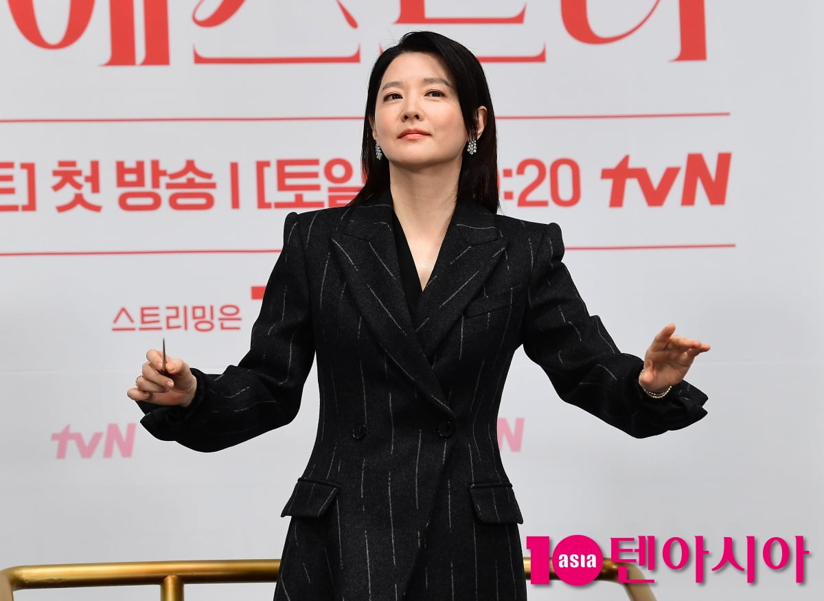 [TEN포토]이영애 '화려한 지휘자'