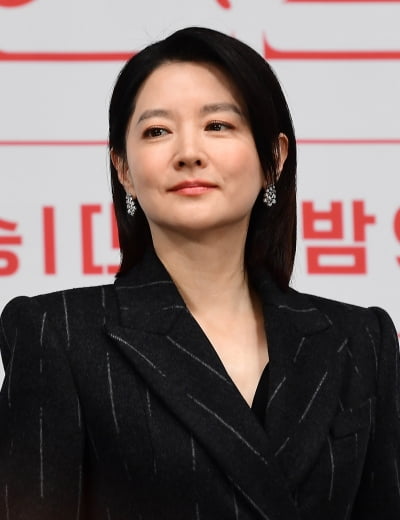 イ・ヨンエ「お母さんだから、幸せな世界のために」