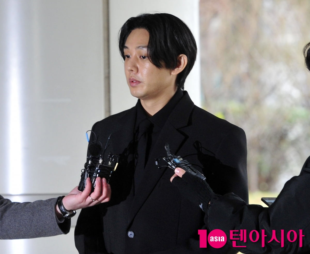 [종합] 유아인, 대마 흡연만 인정 "이외 공소사실 다르거나 과장 됐다" 주장    