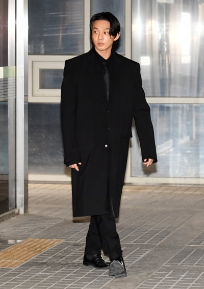 [TEN포토]'마약협의' 유아인 '첫 재판을 마치고'