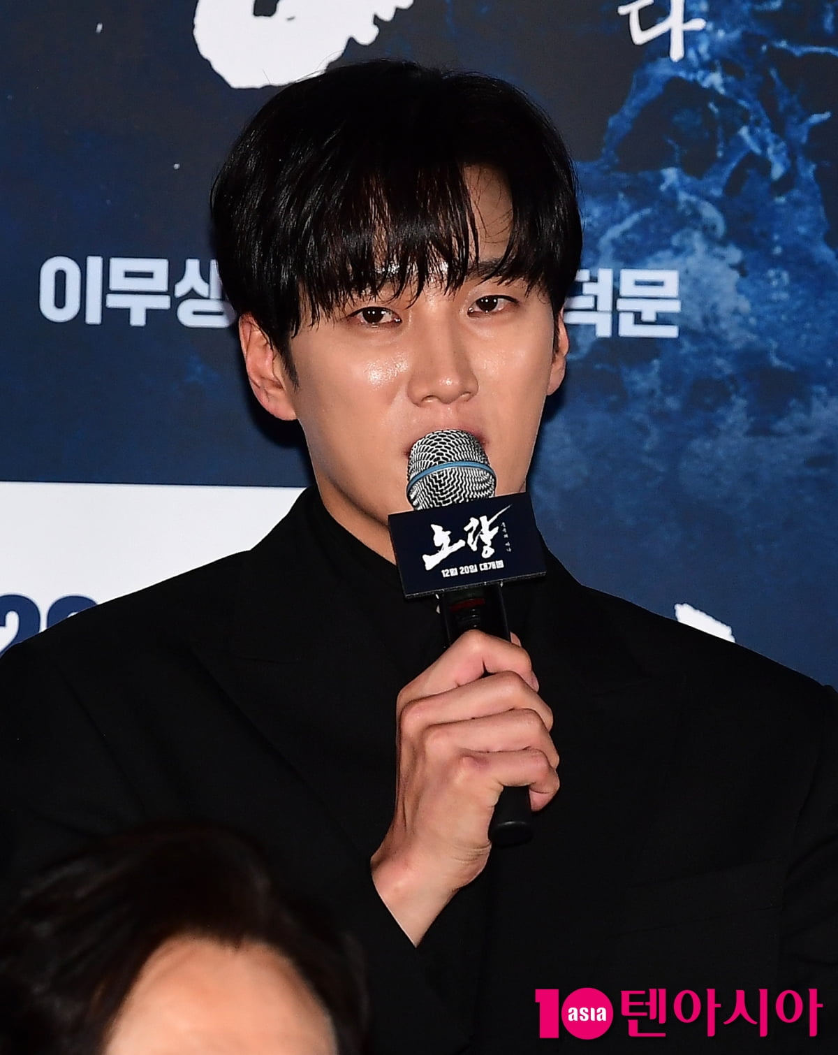 [TEN포토]안보현 '김윤석 배우와 부자 연기 영광스러워'