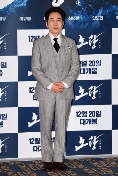 [TEN포토]백윤식 '화려한 카리스마'