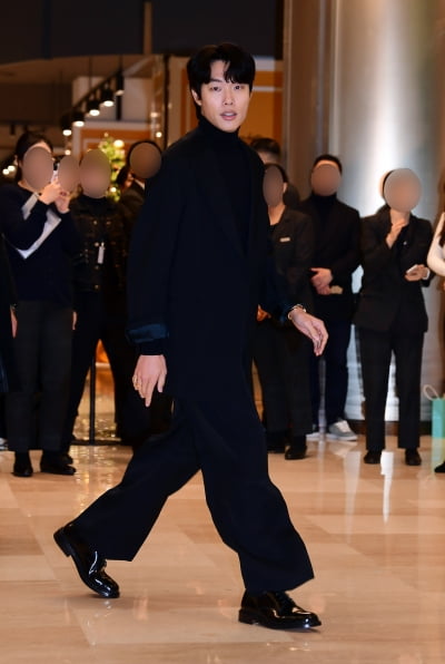 [TEN포토]류준열 '시선을 한 몸에'