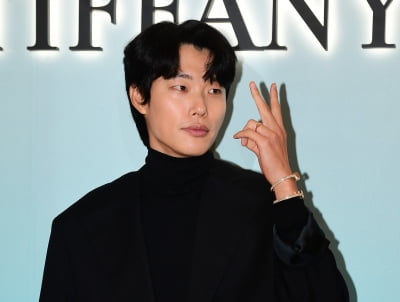 [TEN포토]류준열 '귀엽게 브이'