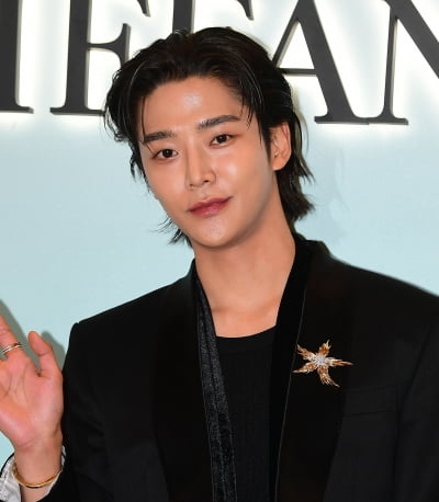 [TEN포토]로운 '조각같은 이목구비'