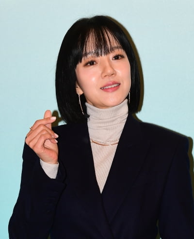 [TEN포토]임수정 '러블리 하트'