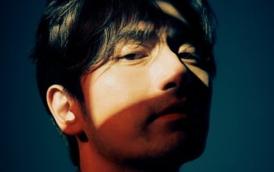 Lee Jin-wook "As I get older, the corners of my eyes get droopier, so I put on transparent tape and acted in 'Sweet Home 2'"