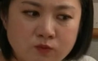 박나래, 청룡 김혜수 뛰어넘는 파격 패션…"휴지·샤워볼·버섯 같아" ('나혼산')