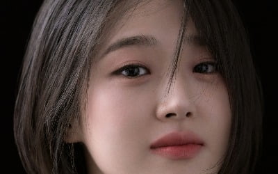Kim Si-eun, who is looking forward to 2024, achieves 7 Rookie of the Year Awards with ‘Next Sohee’